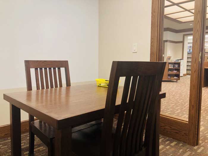 Study Room 1 Tabel Two Chairs